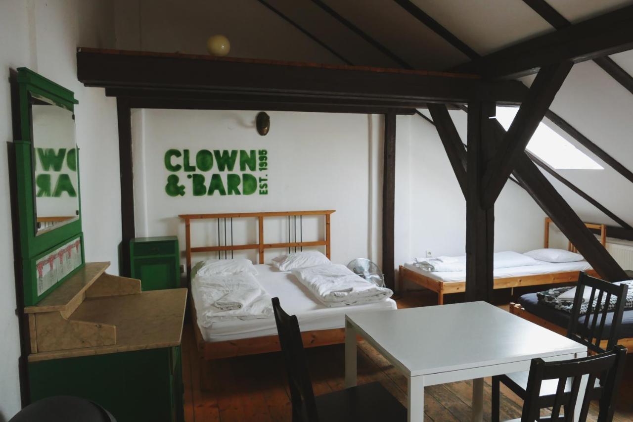 פראג Clown And Bard Hostel מראה חיצוני תמונה